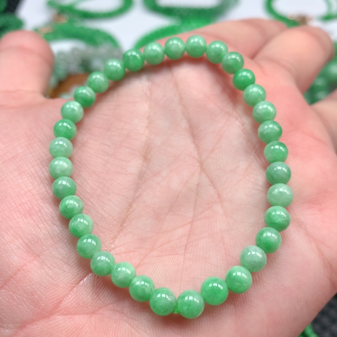 翡翠手链未镶嵌翡翠