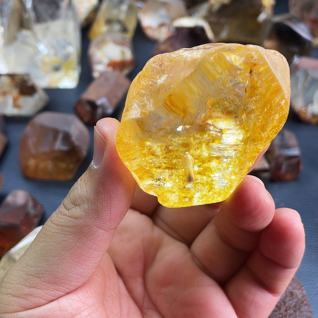 天***众珠宝半成品未镶嵌水晶