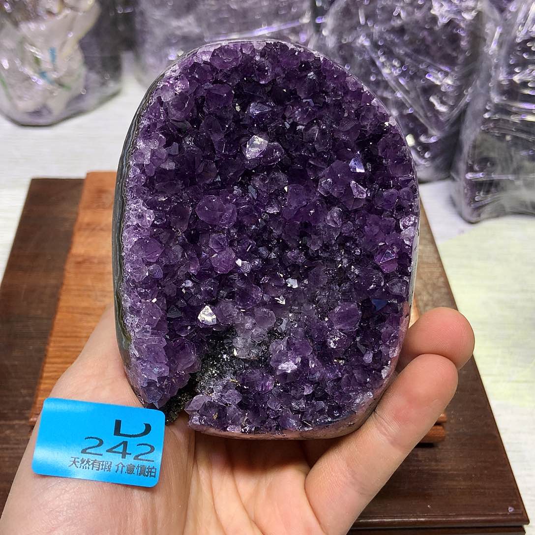 紫晶大型摆件（非配饰）未镶嵌