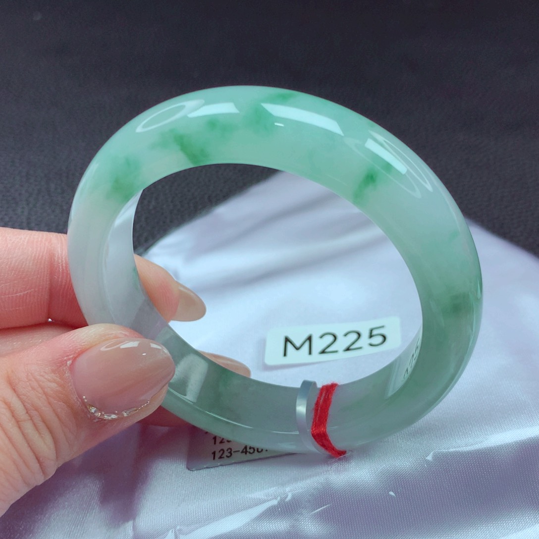 翡翠手镯未镶嵌手镯88