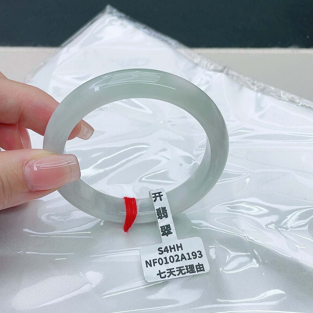 翡翠手镯未镶嵌正54.6