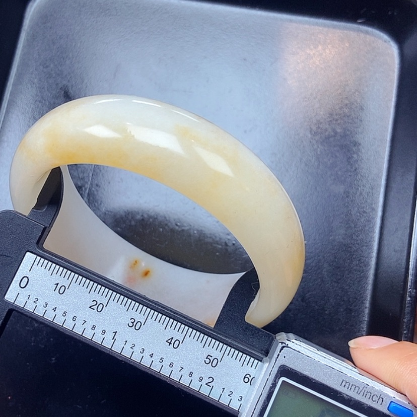 【闪购商品】石英质玉（黄龙玉）未镶嵌颈饰