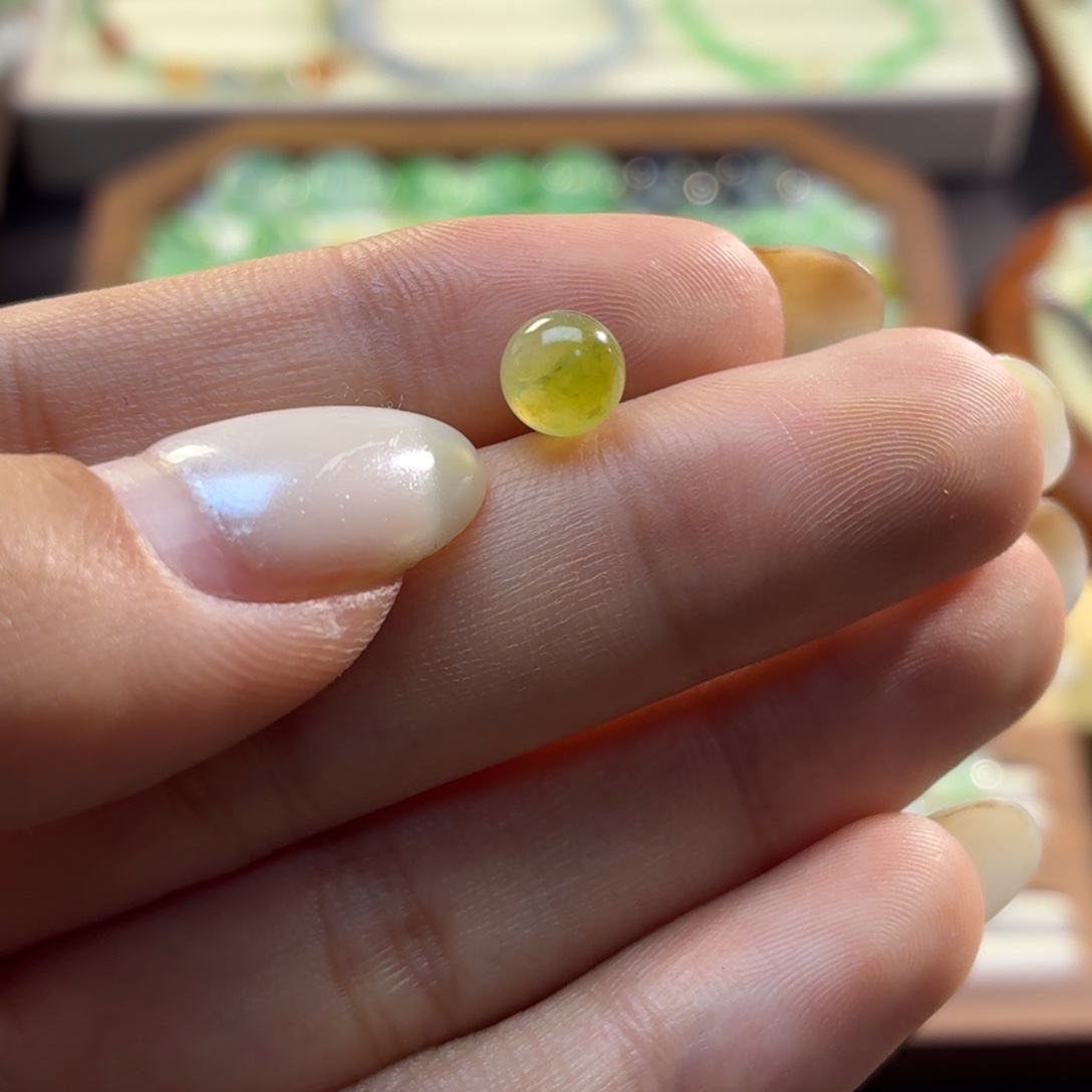 翡翠散珠冰黄加绿圆珠6.6