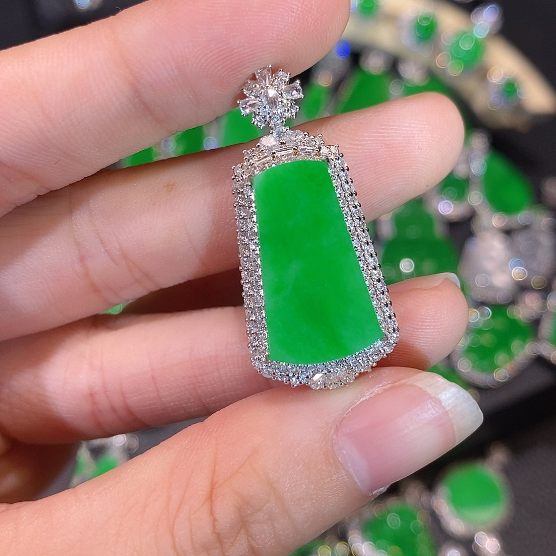 翡翠18K金镶嵌吊坠(不含链)