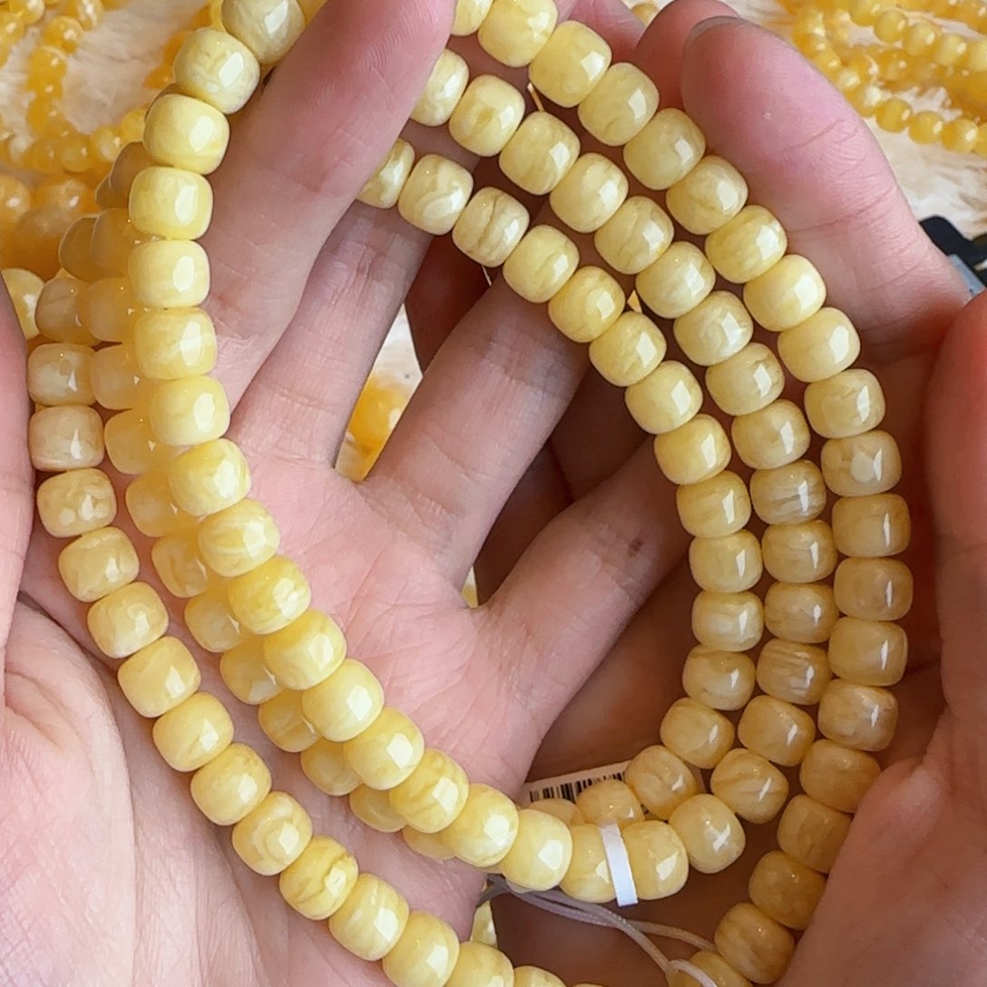 蜜蜡裸石未镶嵌蜜蜡