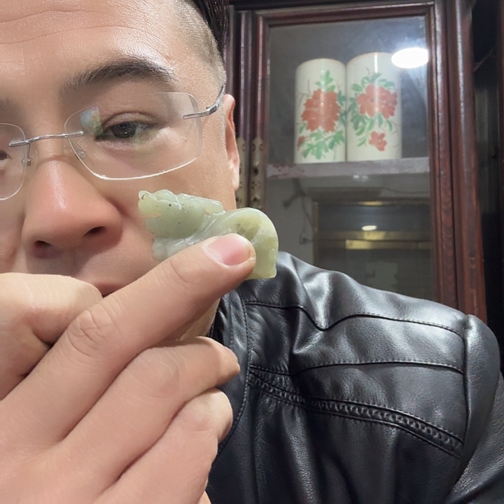 布***施陶摆件攀登高峰艺术挂饰