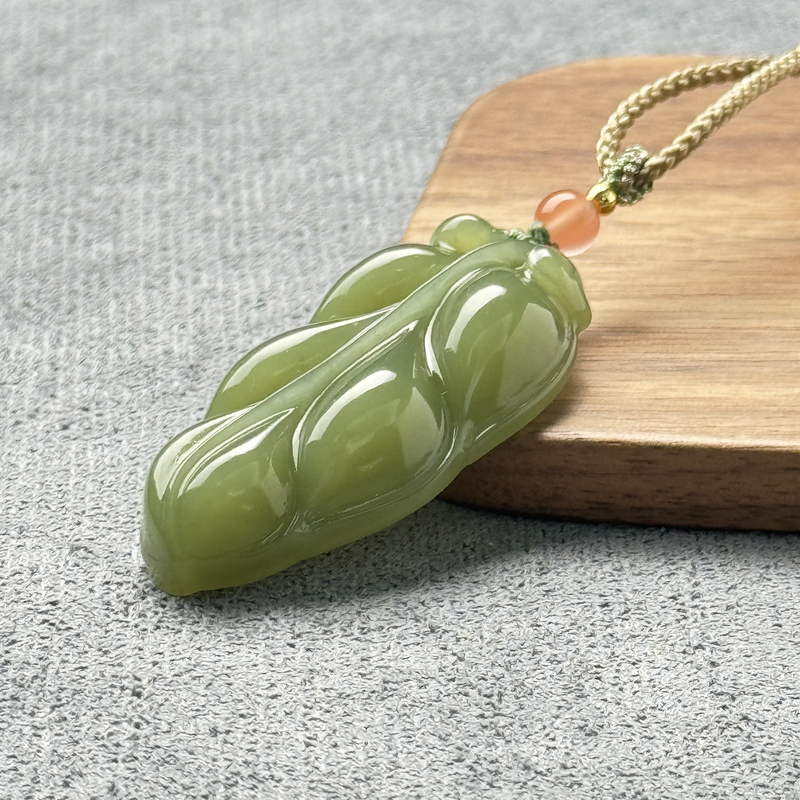 约46*24mm和田玉黄口叶子吊坠