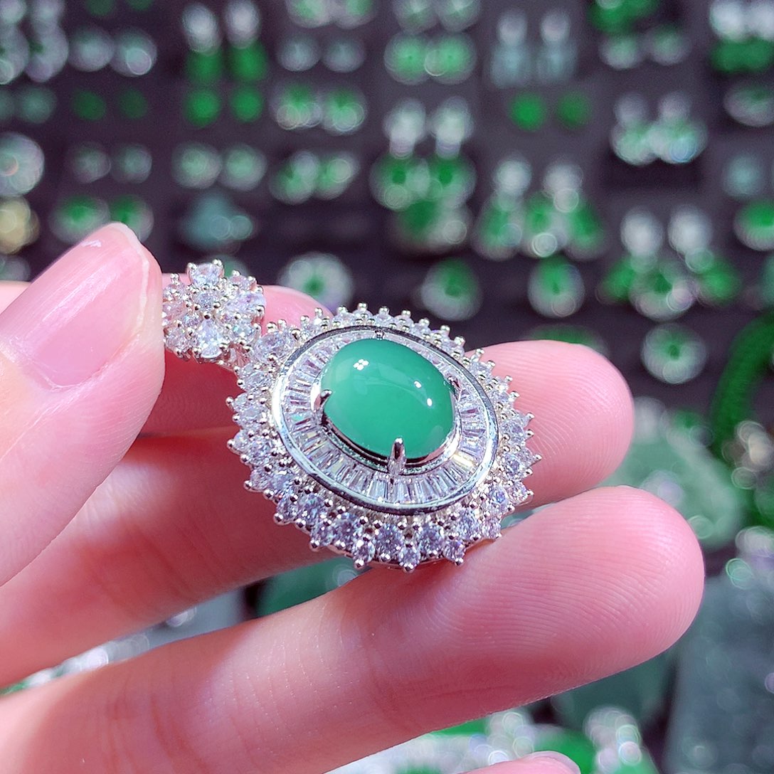 翡翠未镶嵌颈饰天然