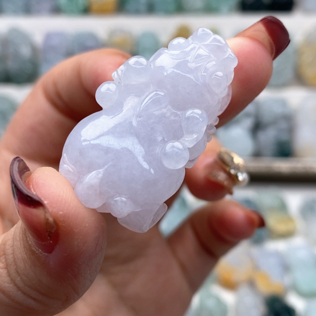 翡翠吊坠(赠链)未镶嵌