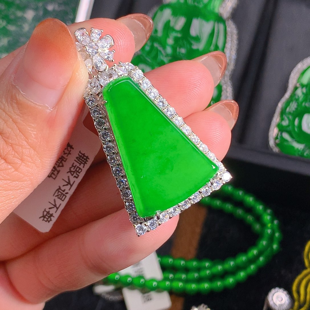 翡翠吊坠(不含链)未镶嵌