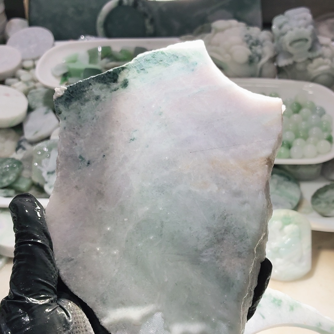 翡翠未镶嵌颈饰边角料