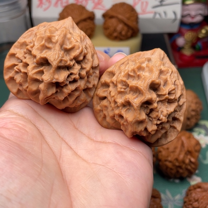 【闪购商品】把件文玩核桃翻****犁46全品帝王