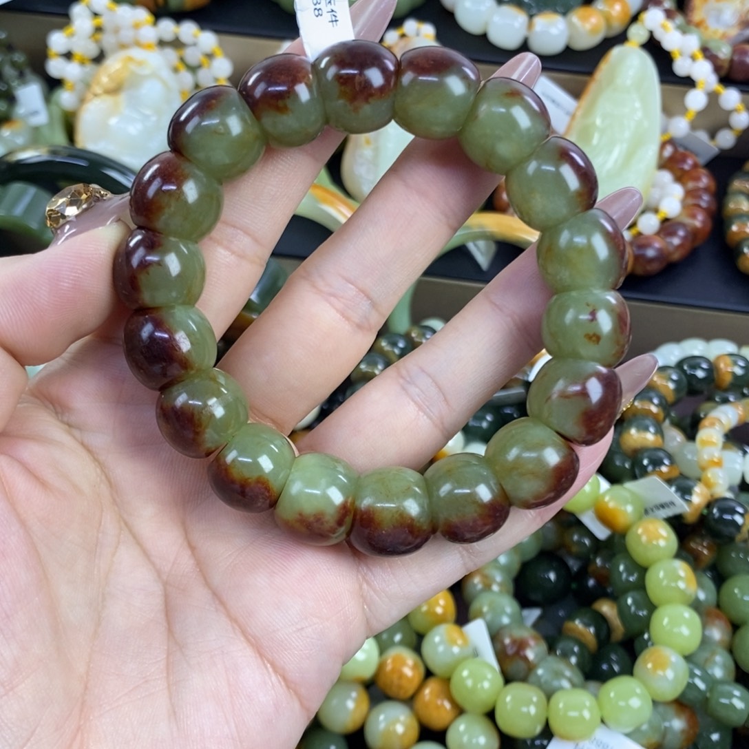 雨***晴透闪石质玉未镶嵌手串