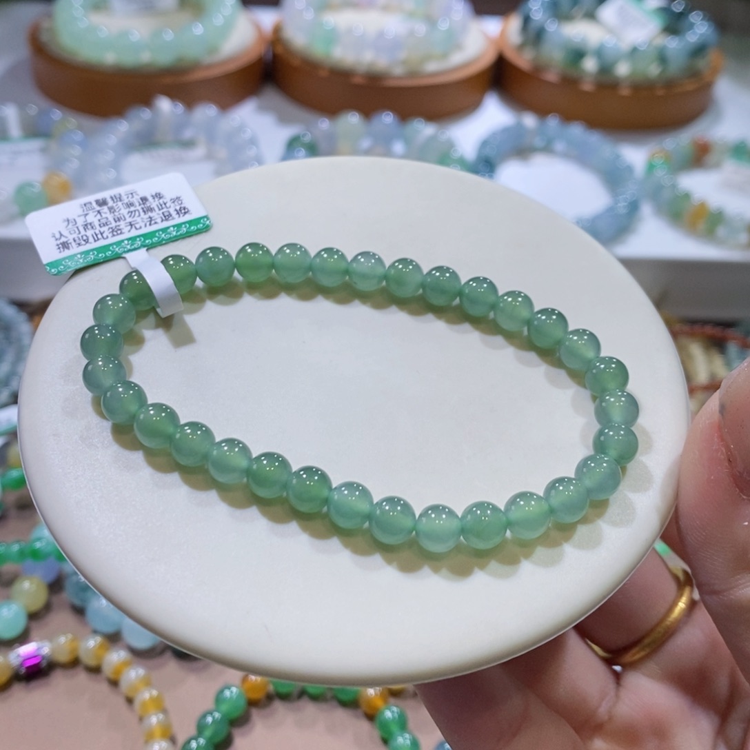 翡翠手链未镶嵌芙蓉底橄榄绿