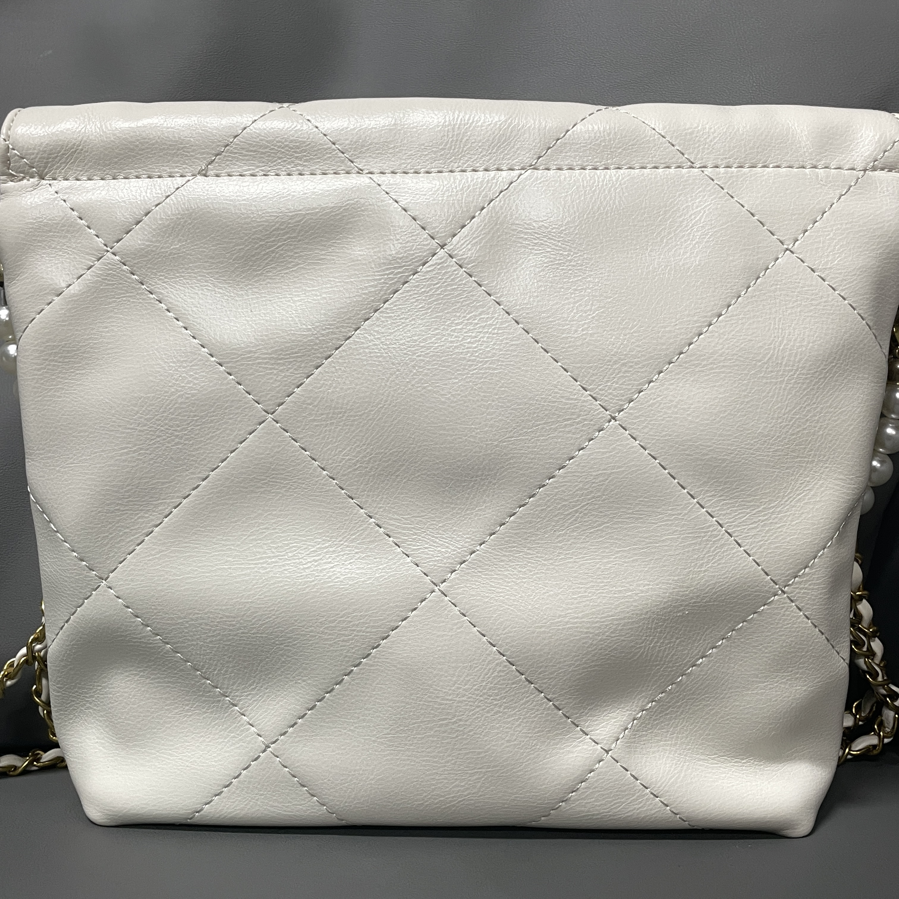 时尚潮流打造真皮女士腋下包潮流时尚10228白色