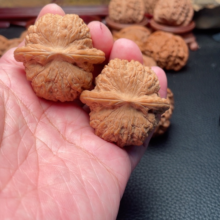 文玩核桃把件九*里41+全品血麒麟