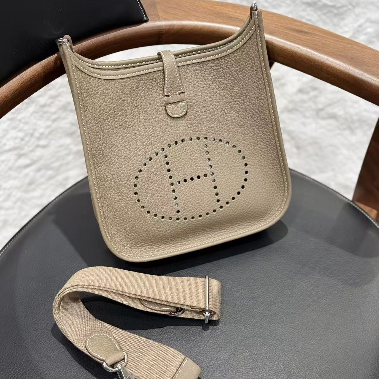 未使用 Hermes/爱马仕 lina/k刻爱马仕大象灰evelny23包