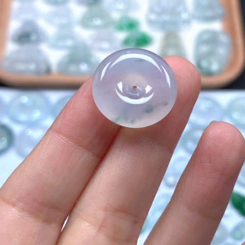 翡翠颈饰未镶嵌冰种飘花平安扣