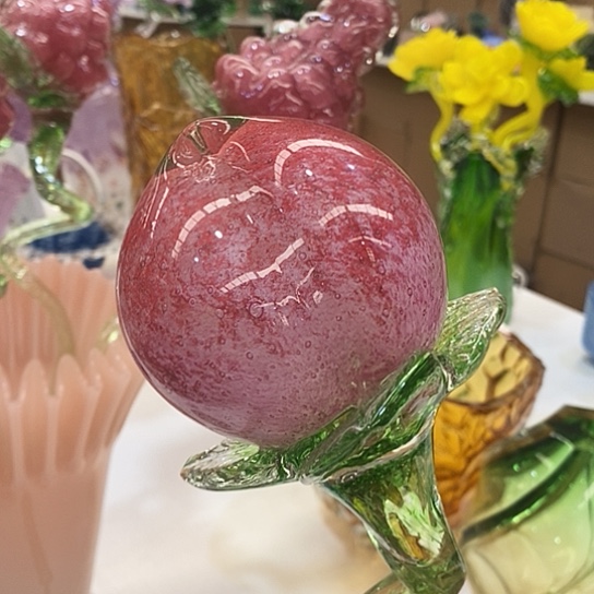 夜光桃子高45厘米宽9厘米