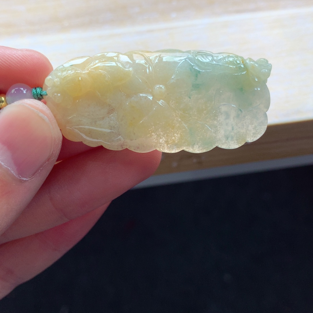 翡翠颈饰未镶嵌吊坠