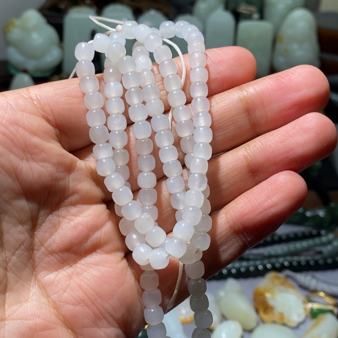 和田玉颈饰未镶嵌