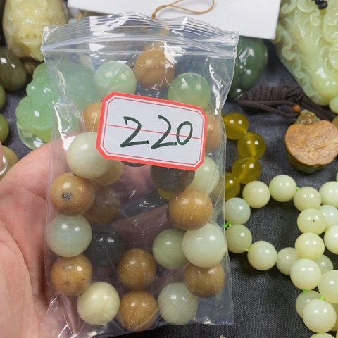 未镶嵌蛇纹石玉手链