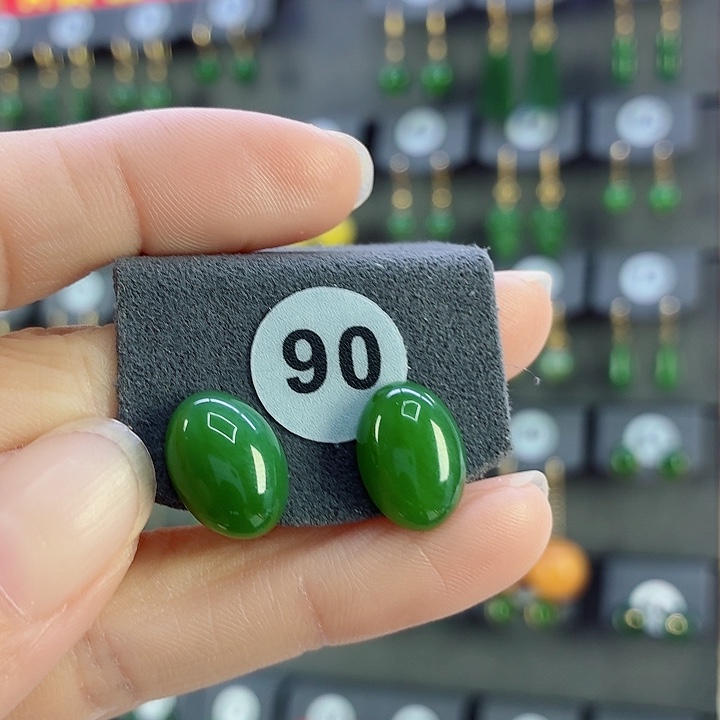 和田玉18K金镶嵌耳饰