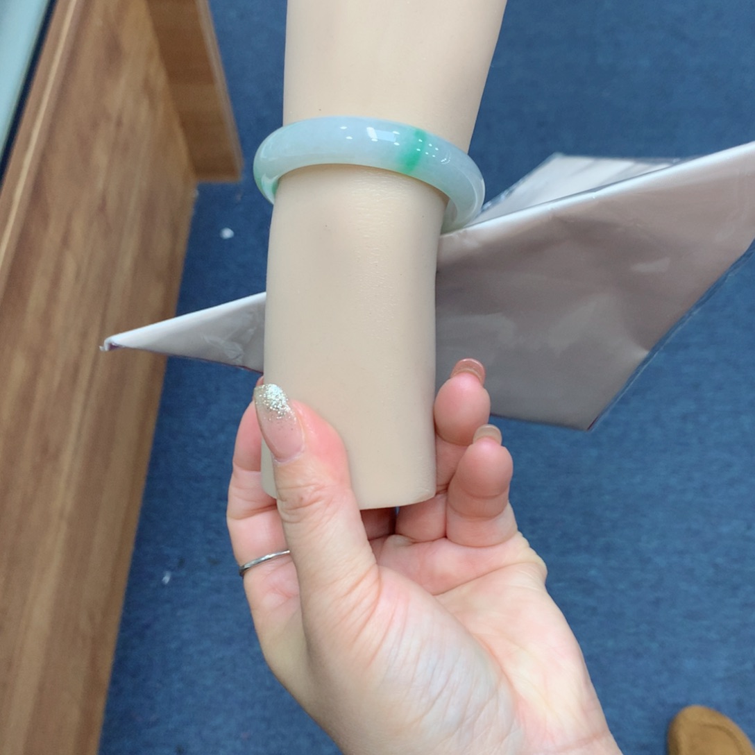 未镶嵌手镯翡翠翡翠