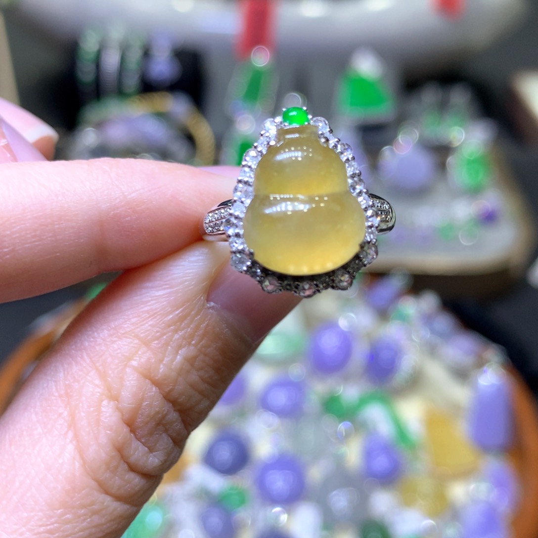 【闪购商品】翡翠颈饰18K金镶嵌翡翠吊坠项链