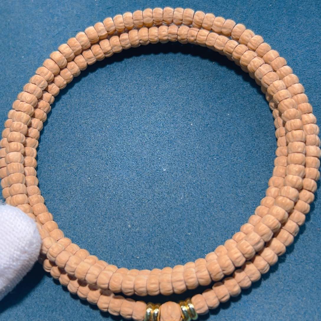 吊坠柏香籽/百香籽格*药片