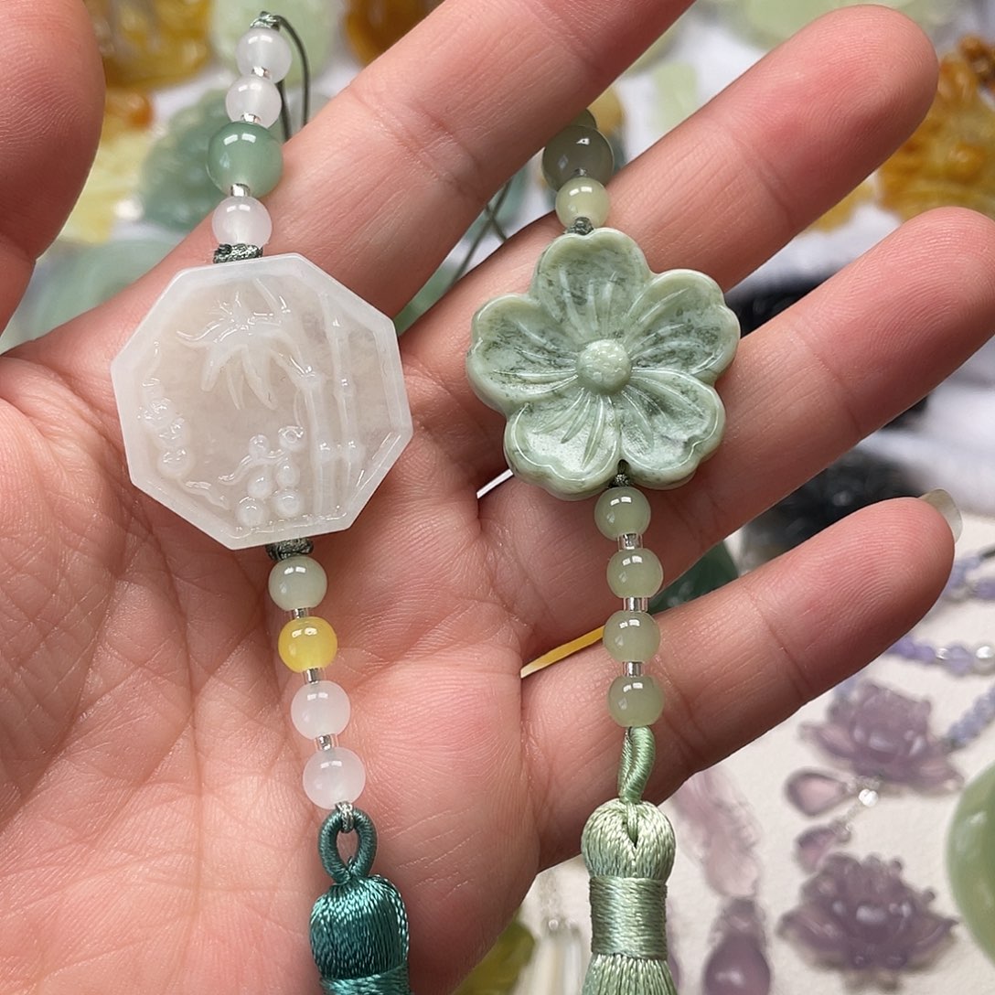 蛇纹石玉未镶嵌颈饰