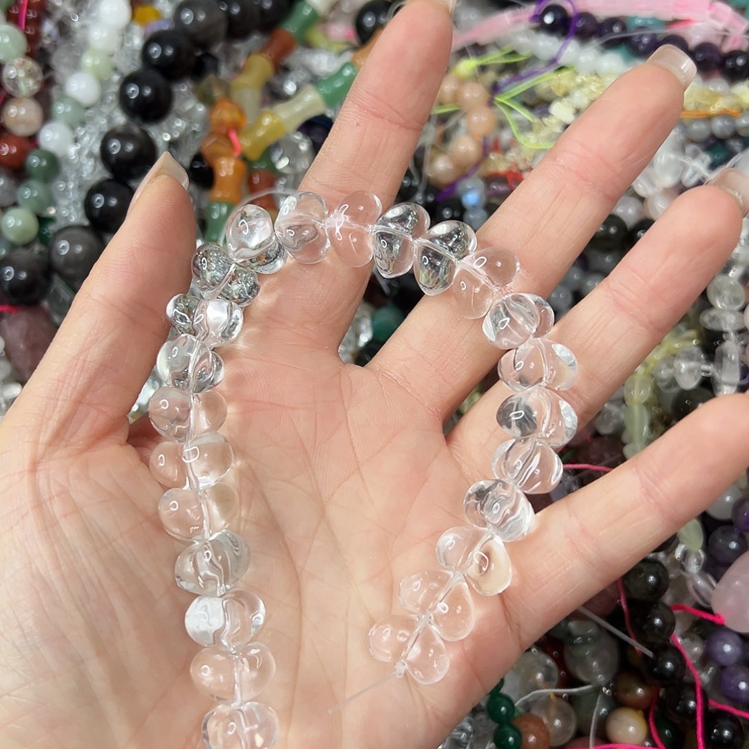 玛瑙/玉髓未镶嵌珠宝半成品，压电白水晶屁桃25颗