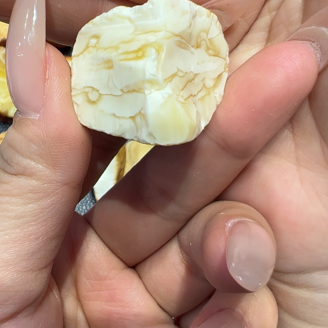 定制琥珀未镶嵌蜜蜡