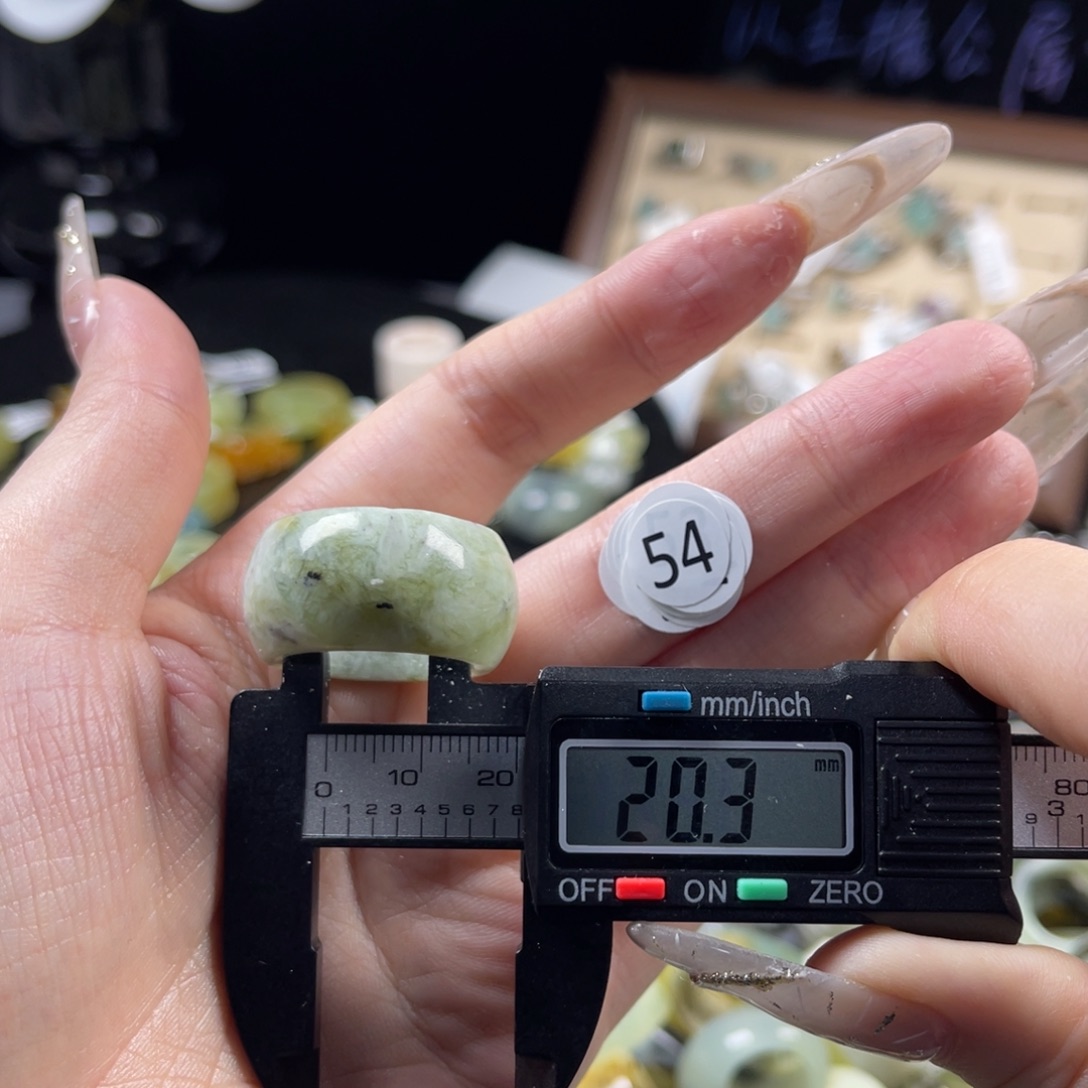 蛇纹石玉未镶嵌戒指