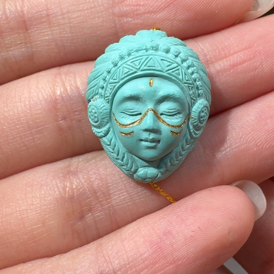 绿松石未镶嵌酋长雕刻件