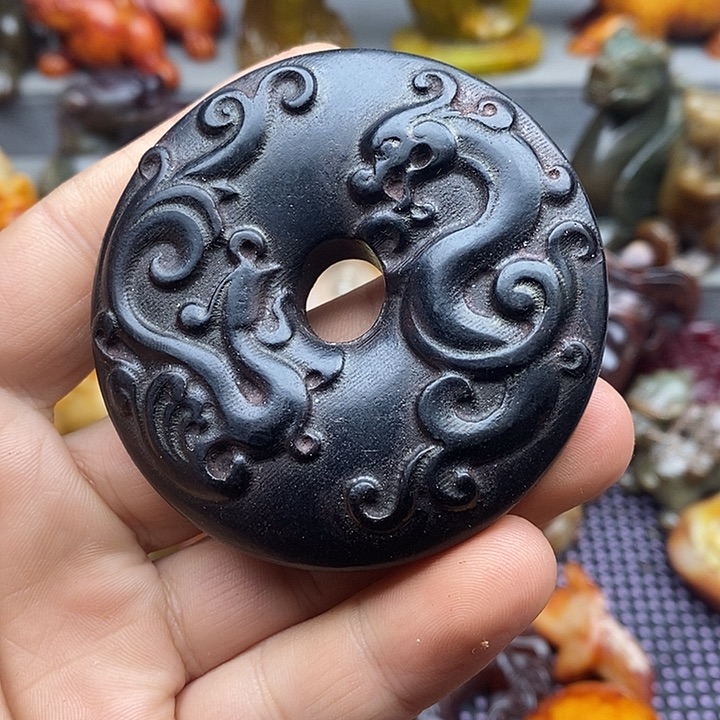 未镶嵌蛇纹石玉颈饰