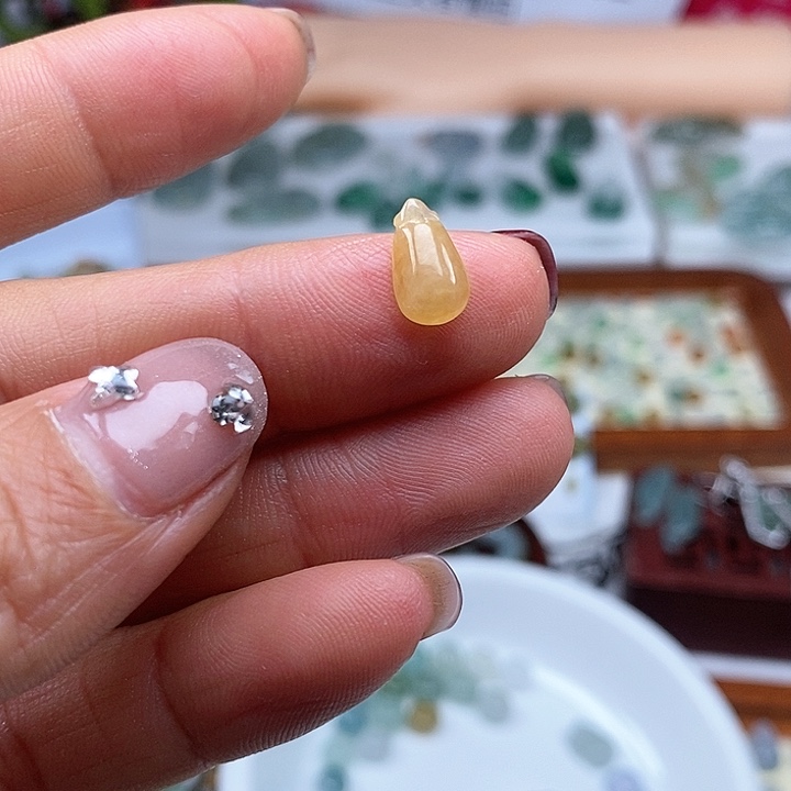 翡翠颈饰未镶嵌8989988999