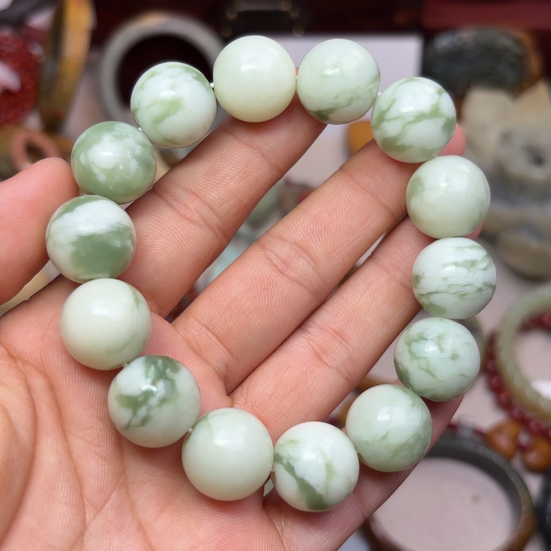 岫岩河磨玉（透闪石质玉）颈饰未镶嵌