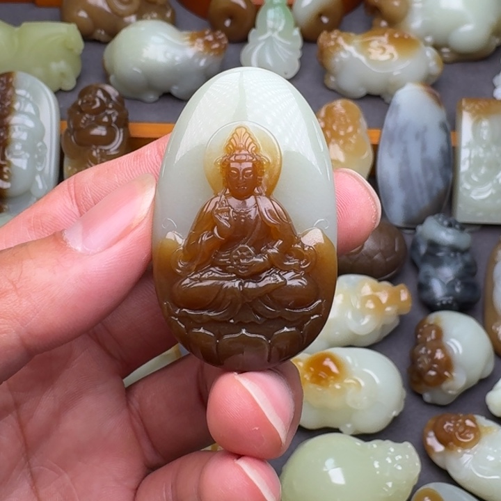 和田玉颈饰未镶嵌前*