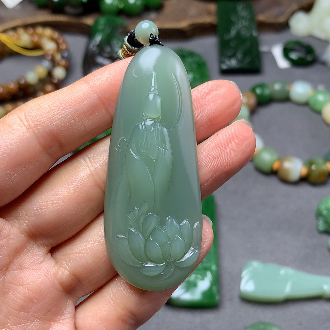 和田玉颈饰未镶嵌