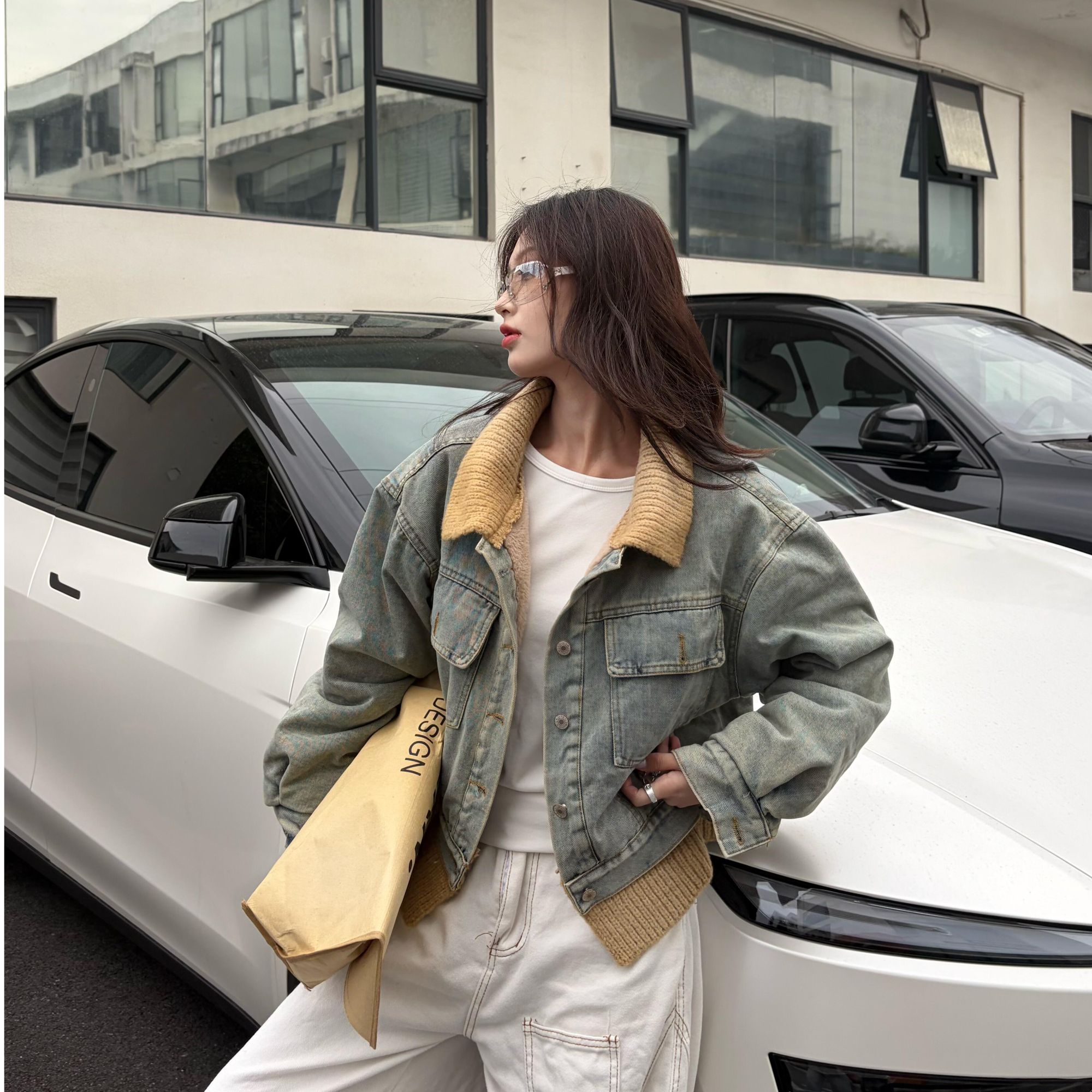 牛仔拼接加绒加厚外套女秋冬新款宽松设计感羊羔毛上衣短外套7-71