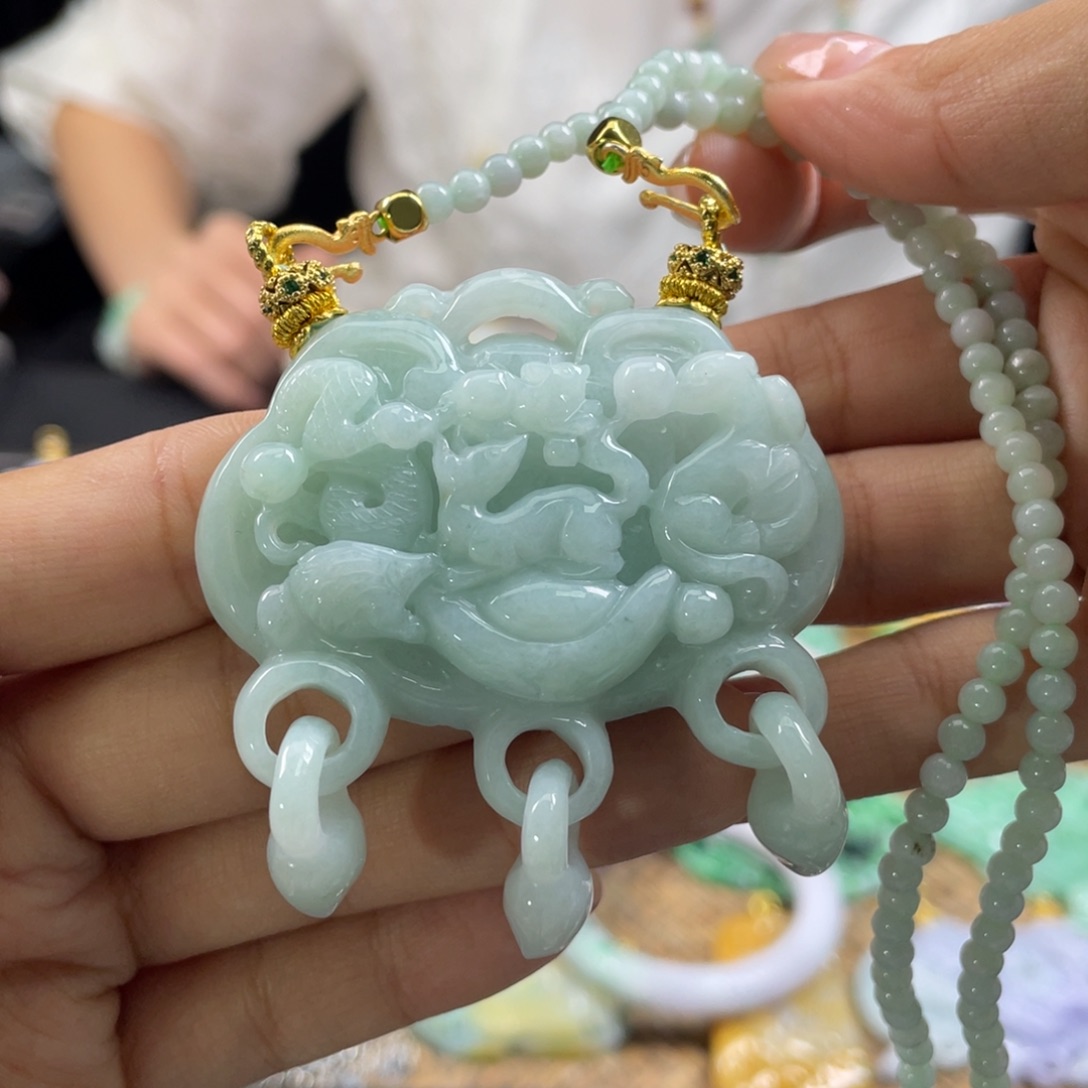 翡翠未镶嵌颈饰代编织