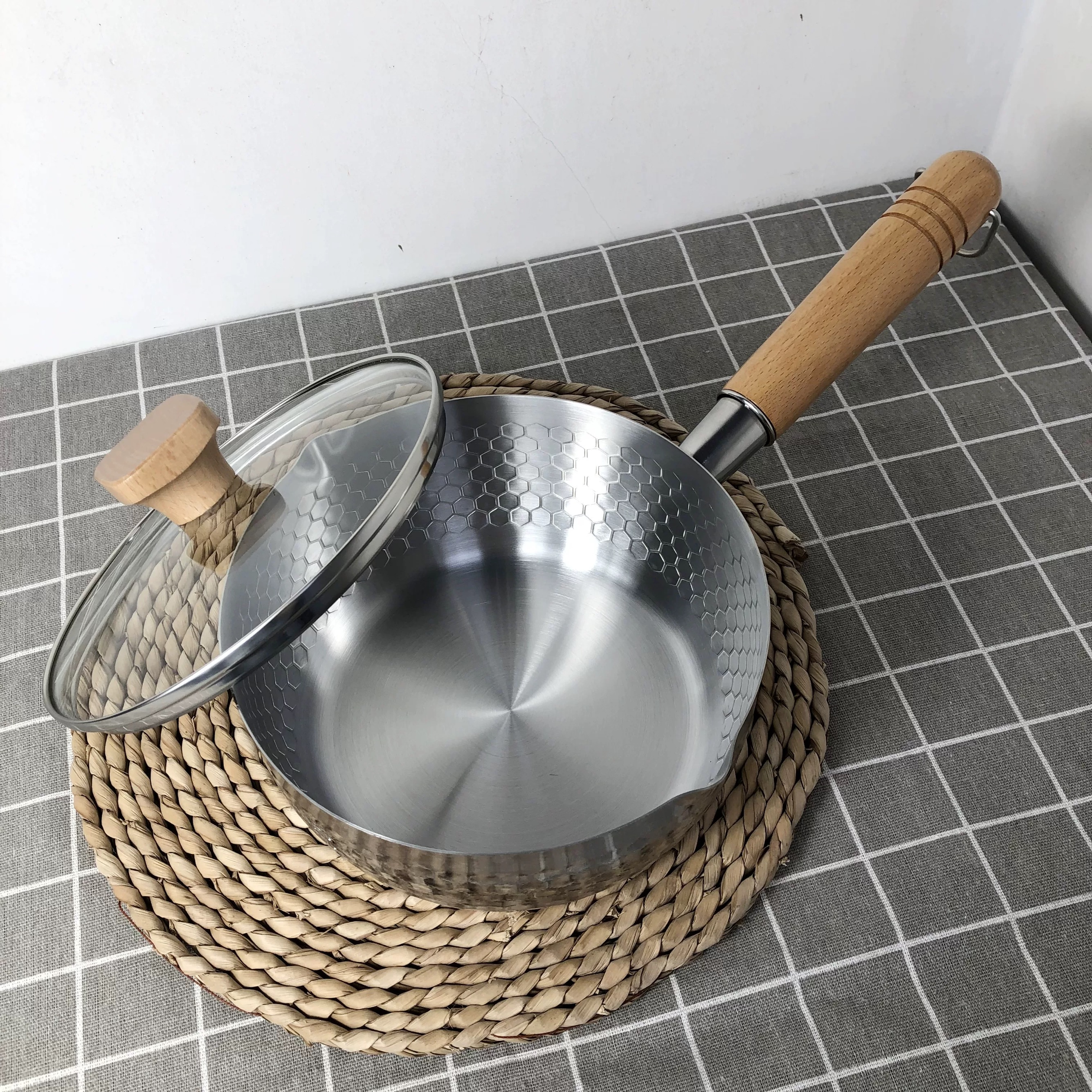 日式不锈钢雪平锅加厚奶锅电磁炉燃气灶通用家用加厚木柄