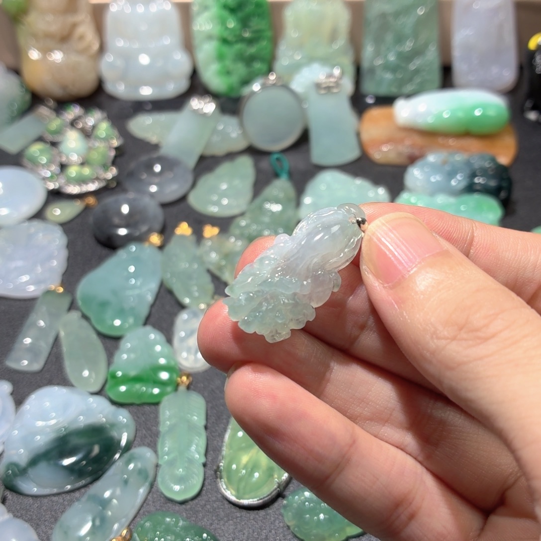 翡翠未镶嵌吊坠(不含链)