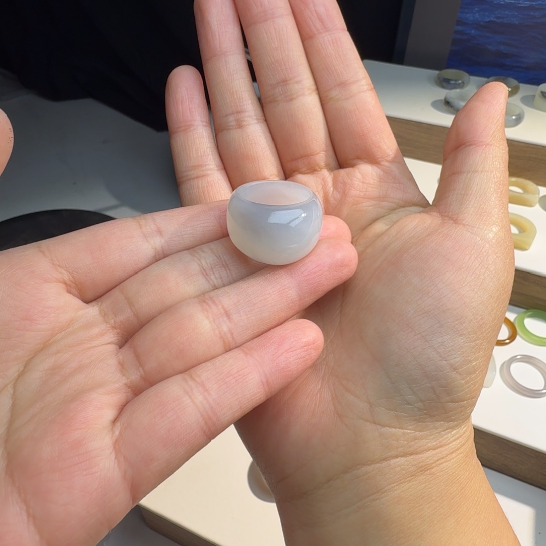 和田玉未镶嵌戒指