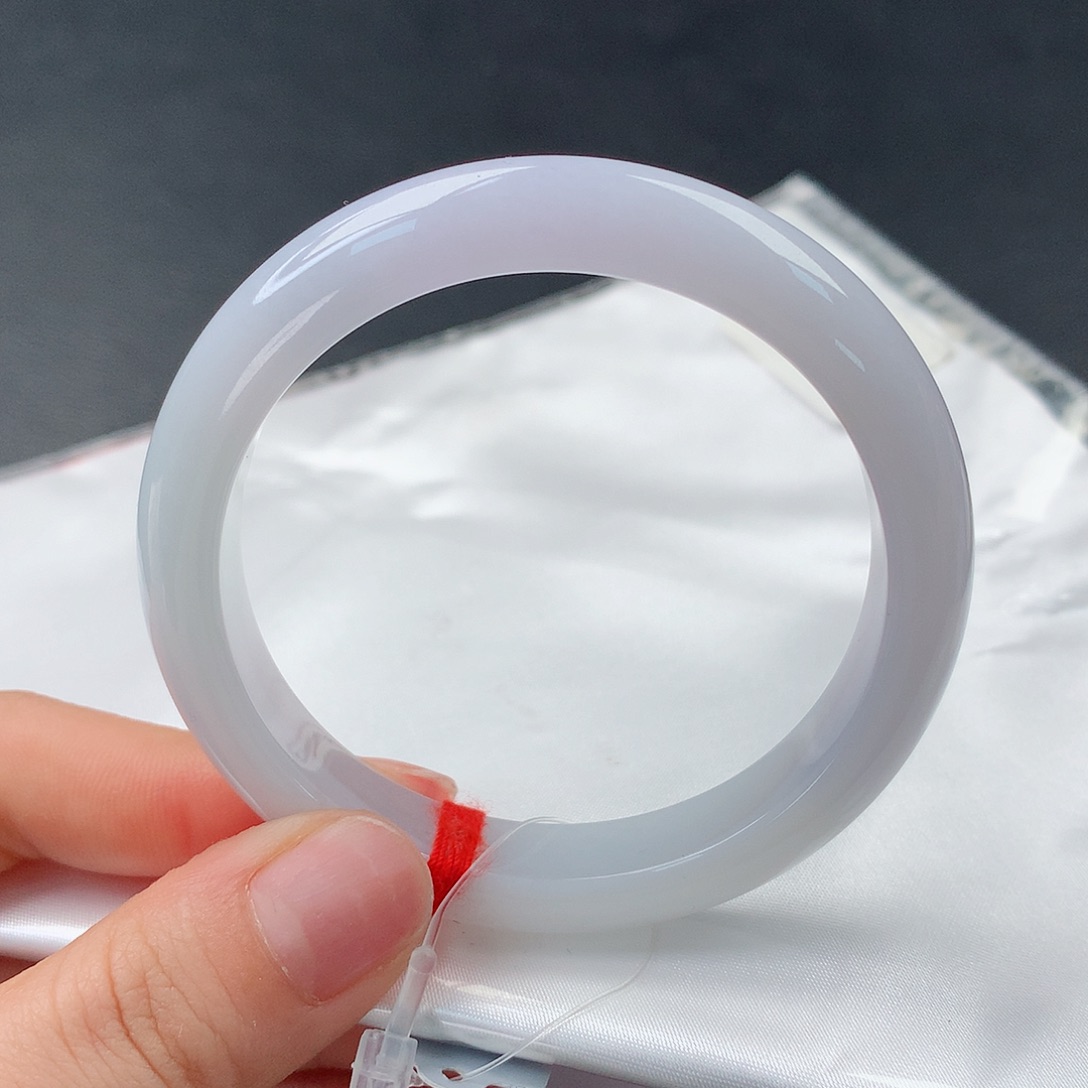 翡翠手镯未镶嵌140正53