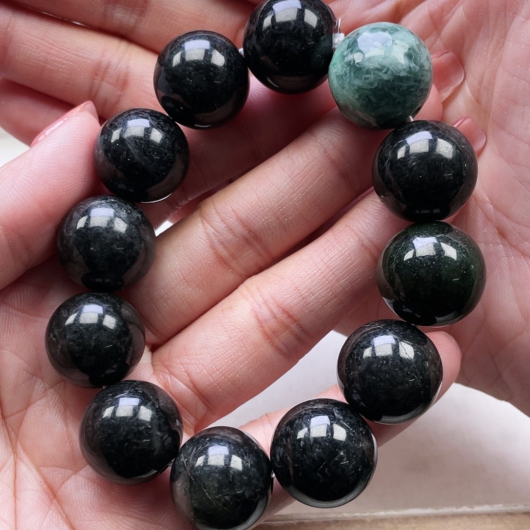 翡翠手链未镶嵌䒕**䔅