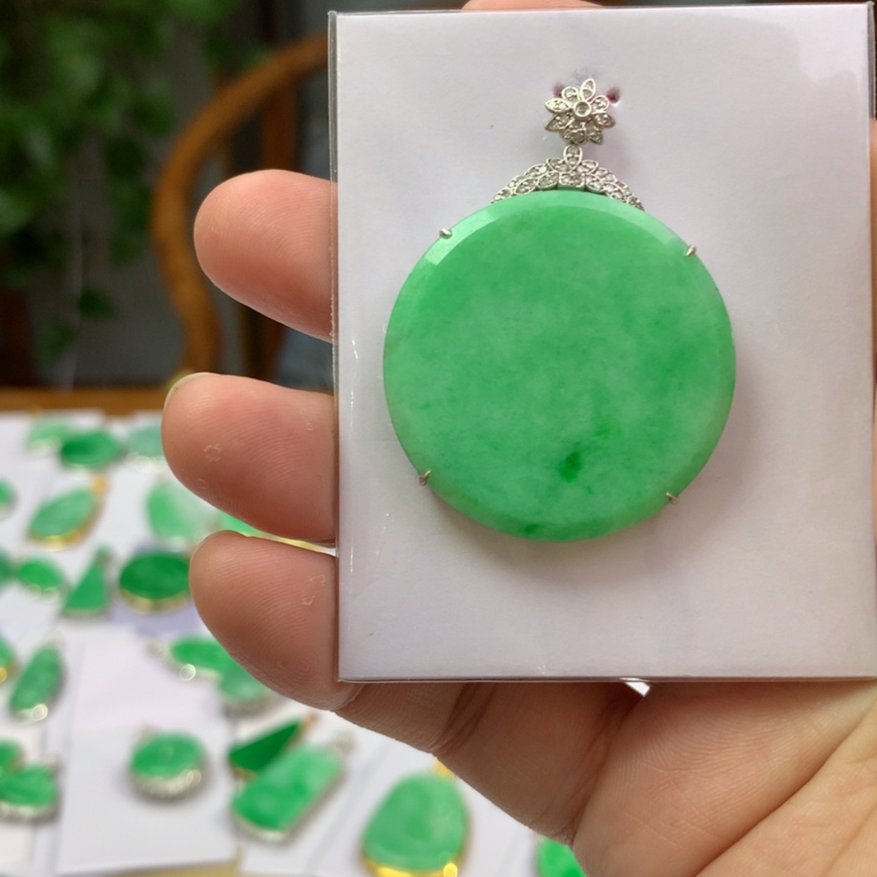 【闪购商品】翡翠颈饰18K金镶嵌翡翠首饰