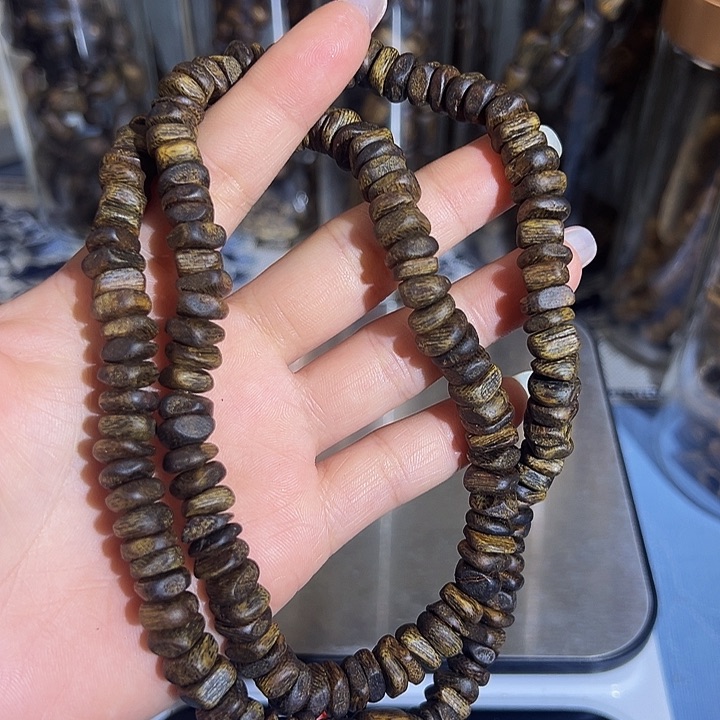 沉香沉香碎屑沉水老料树丁虫漏多圈张勺子0936