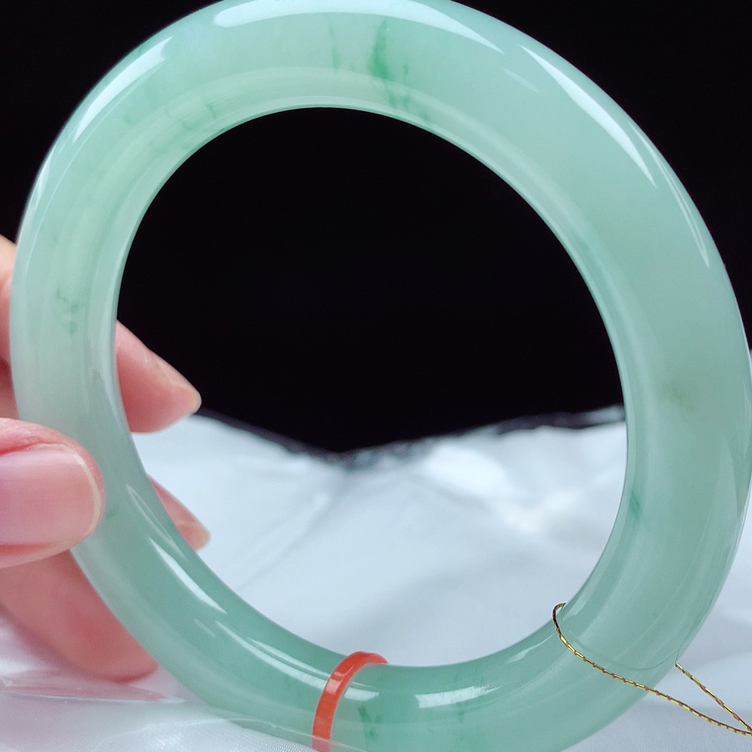 未镶嵌手镯翡翠?****鬼58圈4994